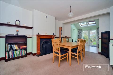16 Ebbisham Road, Worcester Park, KT4 8NE