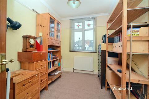 16 Ebbisham Road, Worcester Park, KT4 8NE