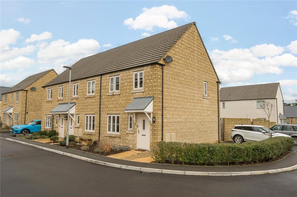 Cricklade, Wiltshire SN6 3 bed semidetached house for sale £325,000