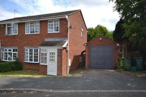 3 bedroom semi-detached house to rent, Buckingham MK18