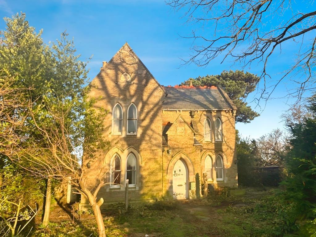 Mount Pleasant Road, Wisbech, Cambridgeshire, PE13 3NE 3 bed detached