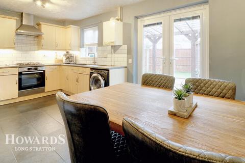 113 Bullfinch Drive, Harleston, IP20 9FE