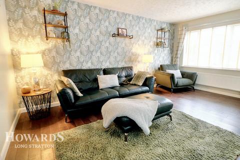 113 Bullfinch Drive, Harleston, IP20 9FE