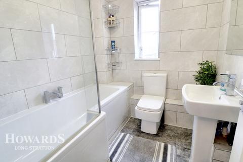 113 Bullfinch Drive, Harleston, IP20 9FE