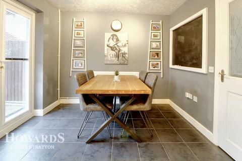 113 Bullfinch Drive, Harleston, IP20 9FE