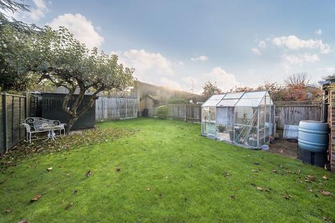 13 Barham Close, Bromley, BR2 8LU