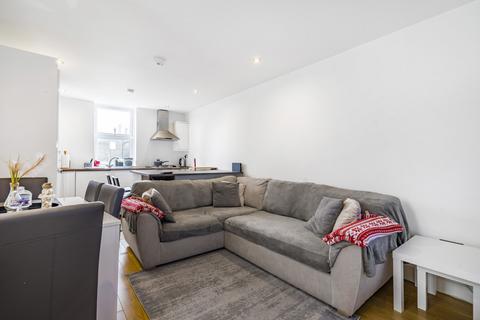 2 bedroom apartment for sale, Wiverton Road, London