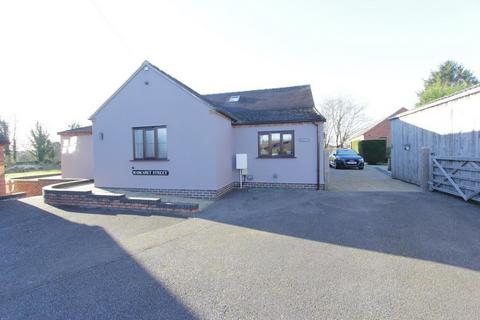 3 bedroom bungalow to rent - Bramshall Road, Bramshall, Uttoxeter, ST14 5BE