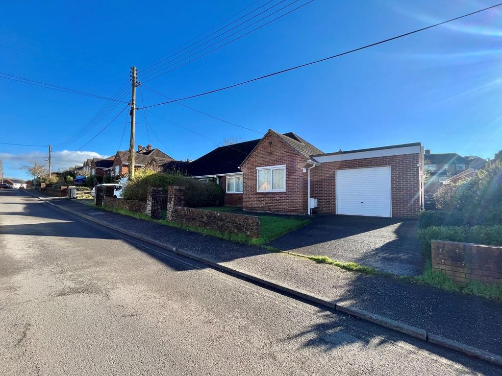 Road, Tiverton, Devon, EX16 3 bed bungalow £265,000