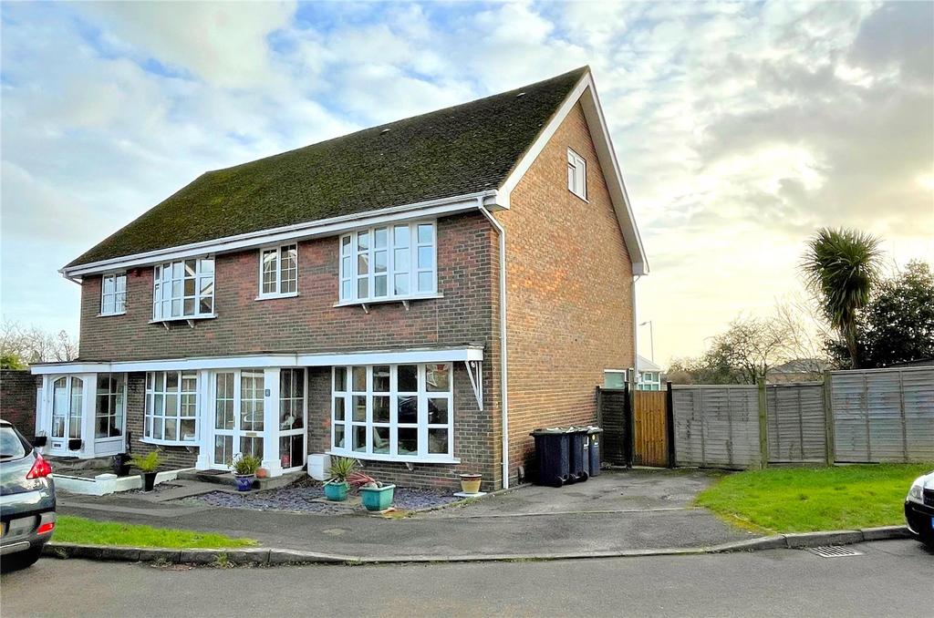 Brunswick Gardens, Bedhampton, Havant, Hampshire, PO9 4 bed semi