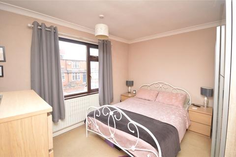 15 Dalton Grove, Beeston, Leeds, LS11 7BJ