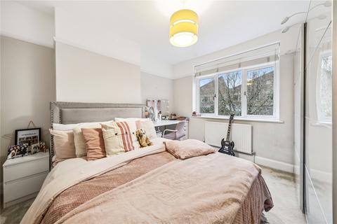 70 Thorney Hedge Road, London, W4 5SB
