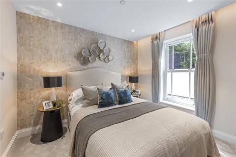1 bedroom apartment for sale, Lincoln Court, Old Avenue, Weybridge, Surrey, KT13