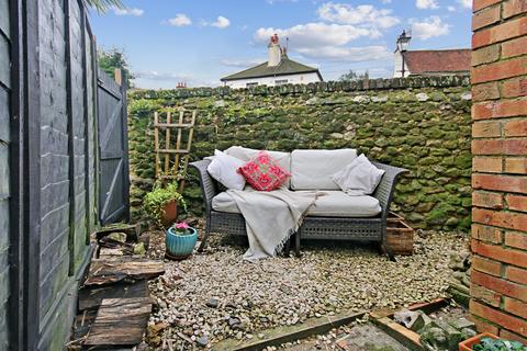 84 High Street, Godstone, RH9 8DP