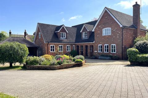 5 bedroom detached house for sale, New England Close, St. Ippolyts, Hitchin