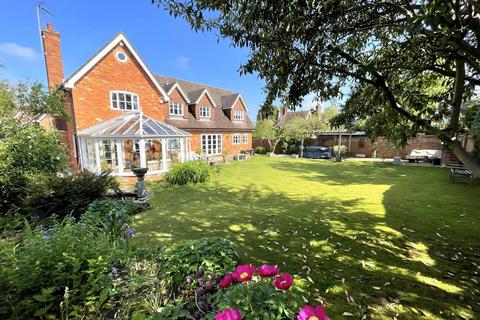 5 bedroom detached house for sale, New England Close, St. Ippolyts, Hitchin