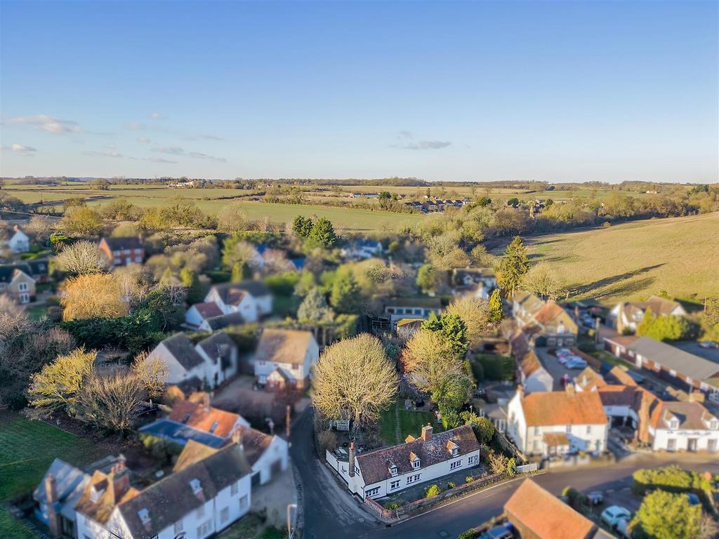 DETACHED PERIOD COTTAGE Wareside, Near Ware 4 bed cottage for sale