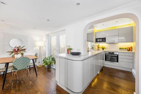 3 bedroom house for sale, Temple Street, Brighton