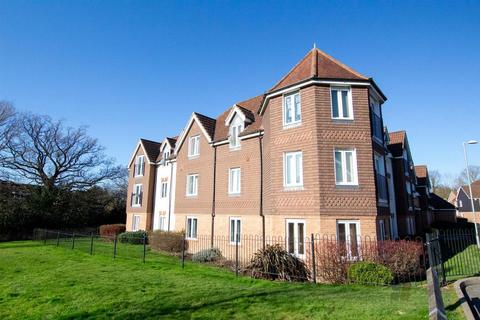 2 bedroom flat for sale, Orchard Close, Burgess Hill