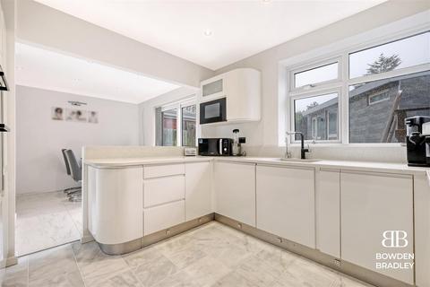 4 bedroom semi-detached house for sale, Fletcher Road, Chigwell