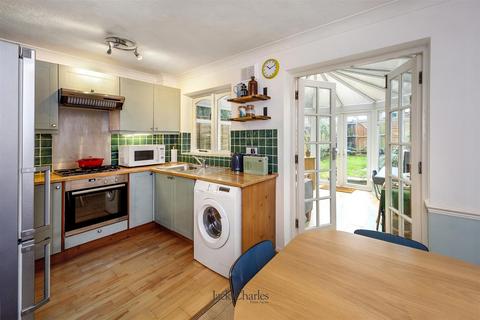79 Douglas Road, Tonbridge, TN9 2UD