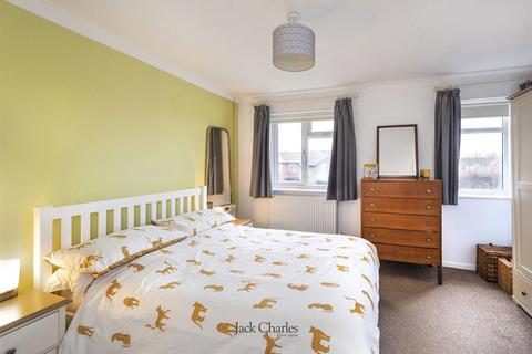 79 Douglas Road, Tonbridge, TN9 2UD