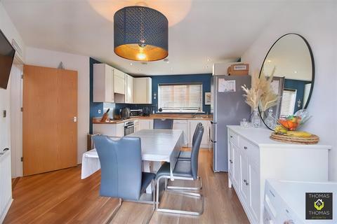 5 Acorn Way, Hardwicke, Gloucester, GL2 4AY