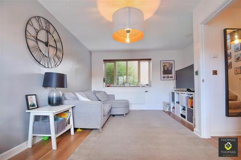 5 Acorn Way, Hardwicke, Gloucester, GL2 4AY