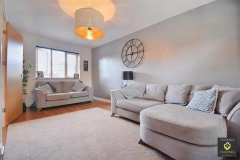5 Acorn Way, Hardwicke, Gloucester, GL2 4AY