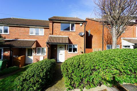 20 Becket Close, Hastings, TN34 3UE