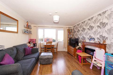 20 Becket Close, Hastings, TN34 3UE