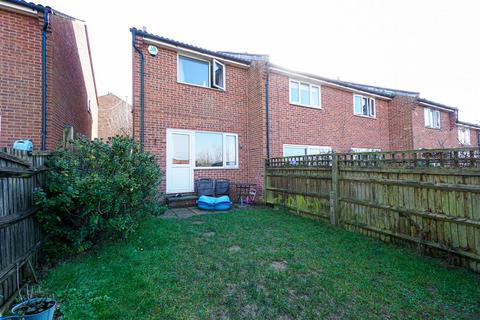 20 Becket Close, Hastings, TN34 3UE