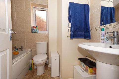 20 Becket Close, Hastings, TN34 3UE