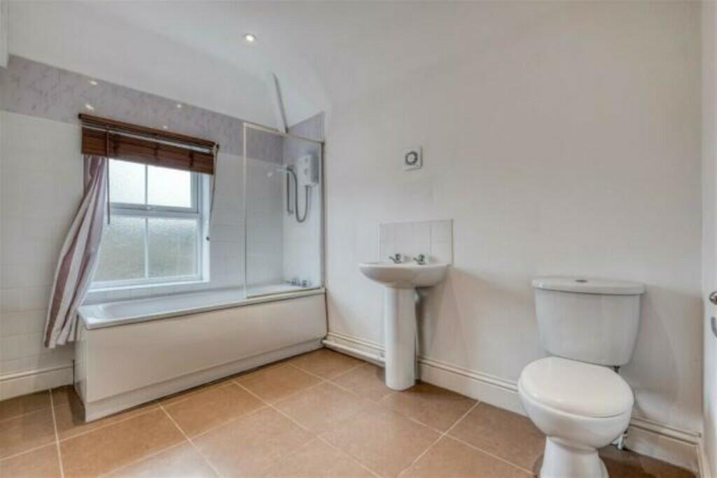 Bromfield Road, Redditch 3 bed property £975 pcm (£225 pw)