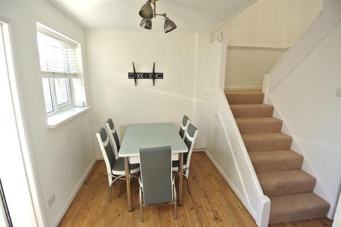 3 bedroom duplex to rent - Church Street, Weybridge KT13