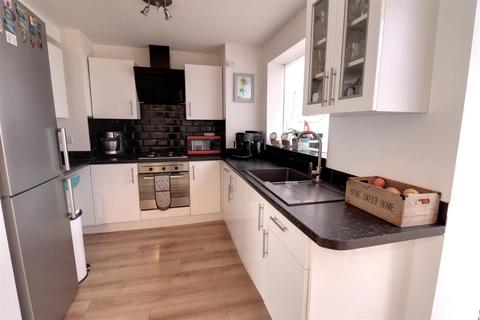 3 bedroom semi-detached house for sale - Newfield Drive, Crewe