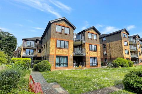 3 bedroom apartment for sale, Blyth Road, Bromley, BR2