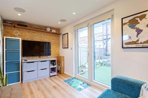 42 School Road, Upper Beeding, Steyning, BN44 3HY