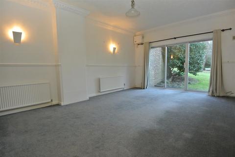 2 bedroom apartment for sale - Stroudwater Park, Weybridge KT13