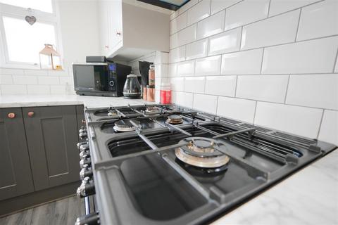 108 Ashurst Avenue, Southend-on-sea, SS2 4TD