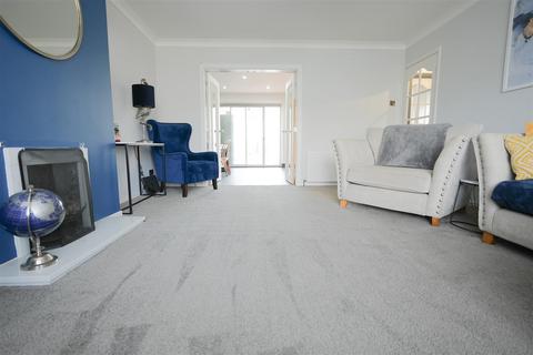 108 Ashurst Avenue, Southend-on-sea, SS2 4TD
