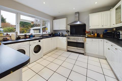 60 Beech Close, Hersham, Walton-on-thames, KT12 5RQ