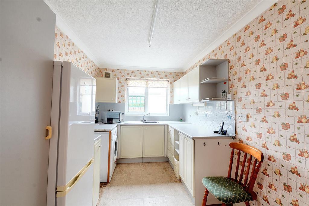 KITCHEN (2).jpg