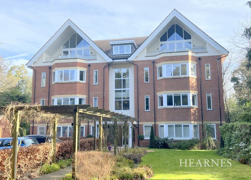 Burton Road, Branksome Park, Poole, BH13 3 bed penthouse for sale £1,000,000