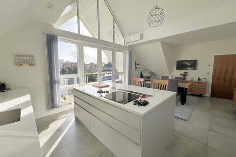3 bedroom penthouse for sale, Burton Road, Branksome Park, Poole, BH13