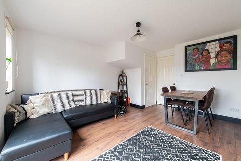 16 Morgan Drive, Greenhithe, DA9 9DT