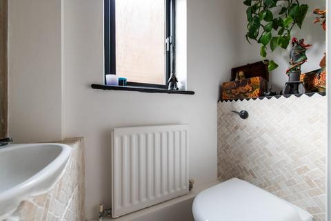 16 Morgan Drive, Greenhithe, DA9 9DT