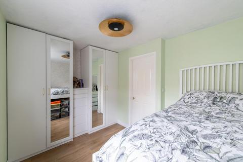 16 Morgan Drive, Greenhithe, DA9 9DT
