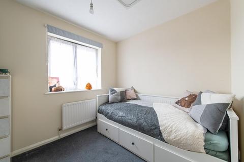 16 Morgan Drive, Greenhithe, DA9 9DT