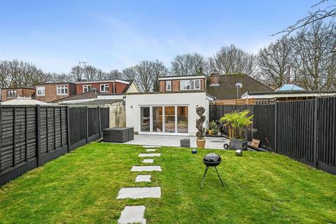 3 bedroom chalet for sale, Hook End Road, Hook End, Brentwood